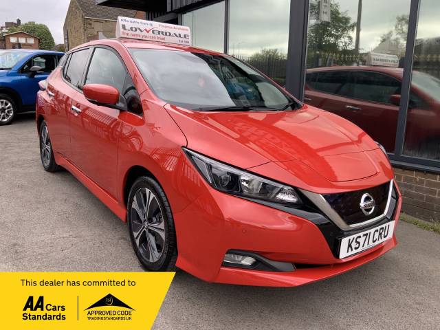 Nissan Leaf 0.0 110kW N-Connecta 40kWh 5dr Auto Hatchback Electric Red