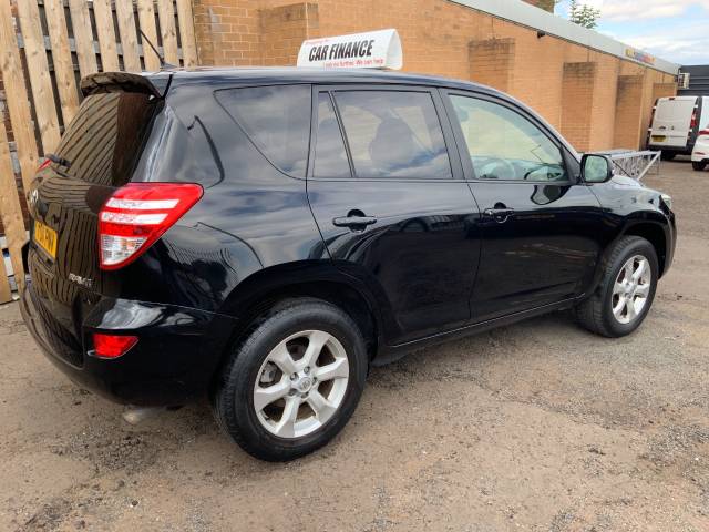 2011 Toyota Rav4 2.2 .